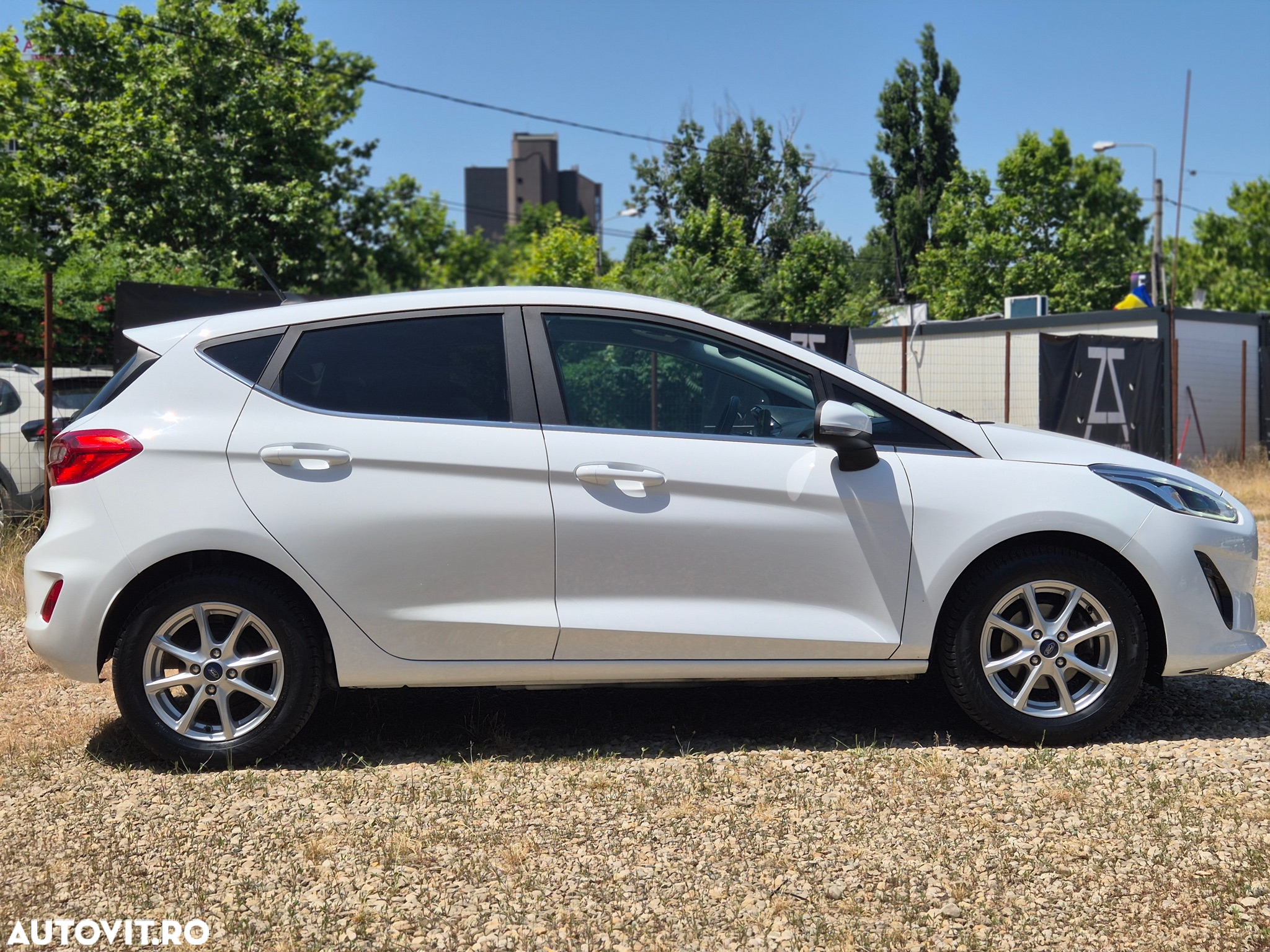 Ford Fiesta 1.0 EcoBoost Titanium - 9