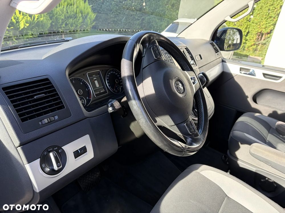 Volkswagen Multivan - 13