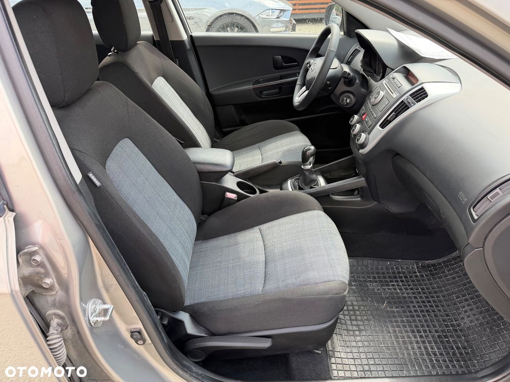 Kia Ceed 1.4 CVVT Attract - 31