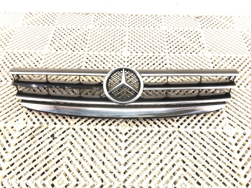 ATRAPA GRILL  MERCEDES-BENZ KLASA A (W169) 2004 - 2012 A 180 CDI (169.007, 169.307) 80 kW [109 KM] - 1