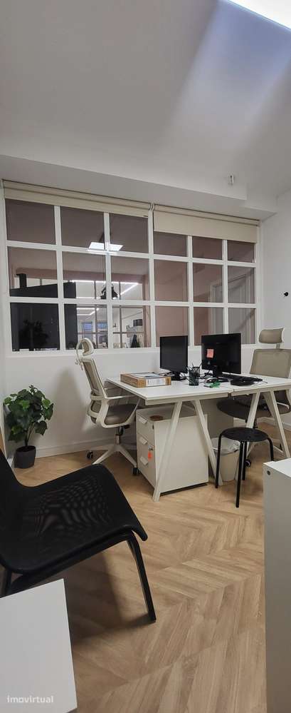 Escritório moderno de 30m² com acessibilidade e montra - Grande imagem: 2/7