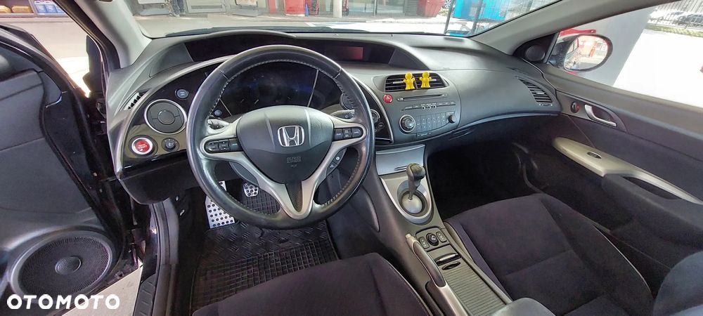 Honda Civic 1.8 Executive - 9