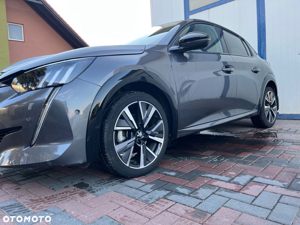 Peugeot 208 PureTech 130 EAT8 GT