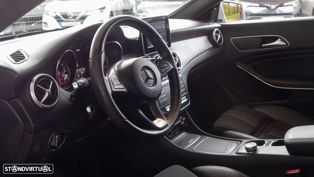 Mercedes-Benz CLA 180 d Shooting Brake Urban Aut. - 4