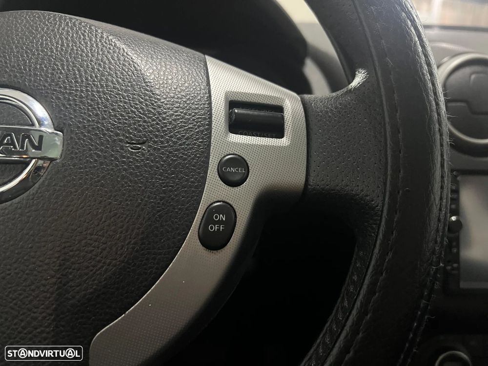 Nissan Qashqai 2.0 dCi Acenta AT FPD - 24