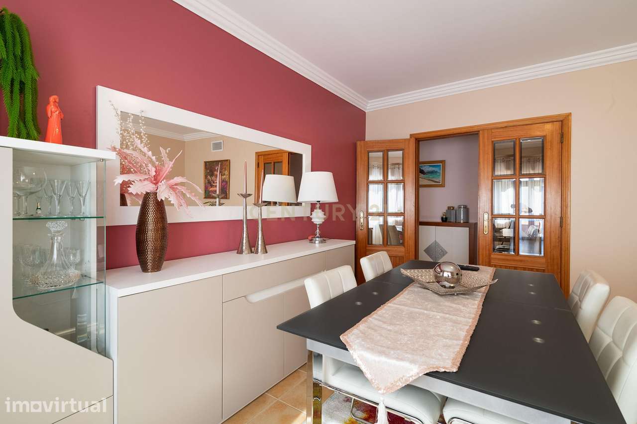 Apartamento T2 – Jardim da Radial, com 2 elevadores e arrecadação - Grande imagem: 3/22