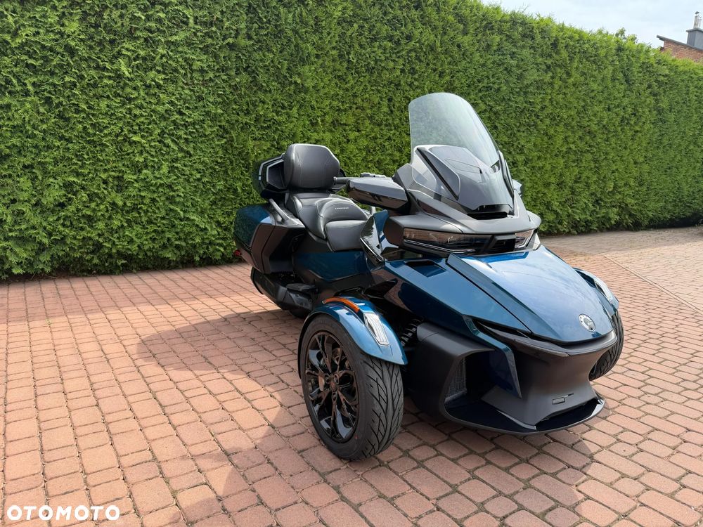 Can-Am Spyder - 1