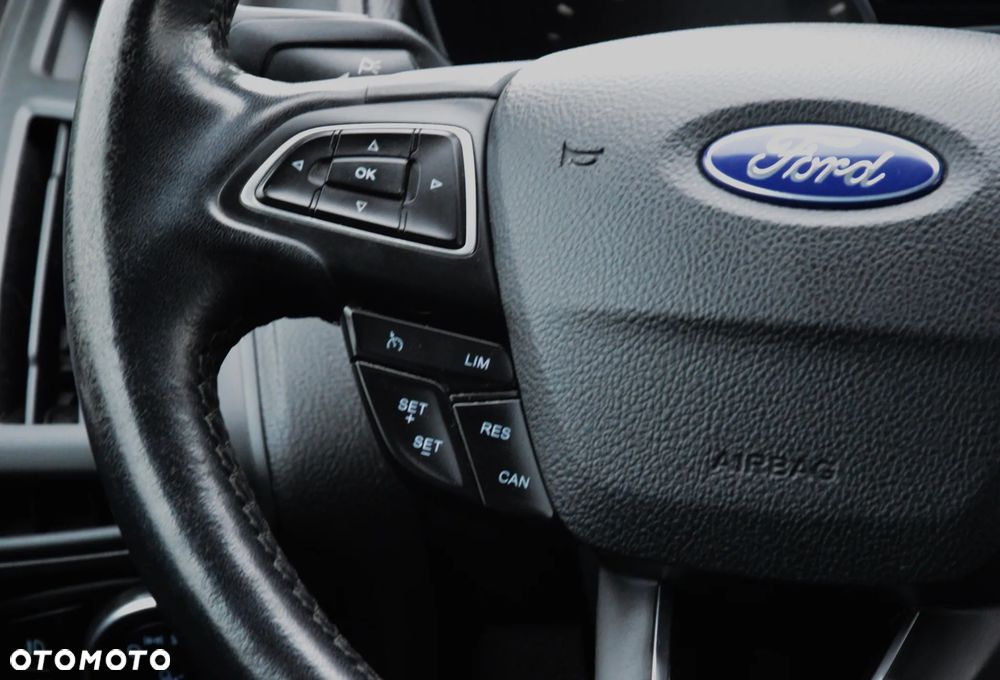 Ford Focus - 23
