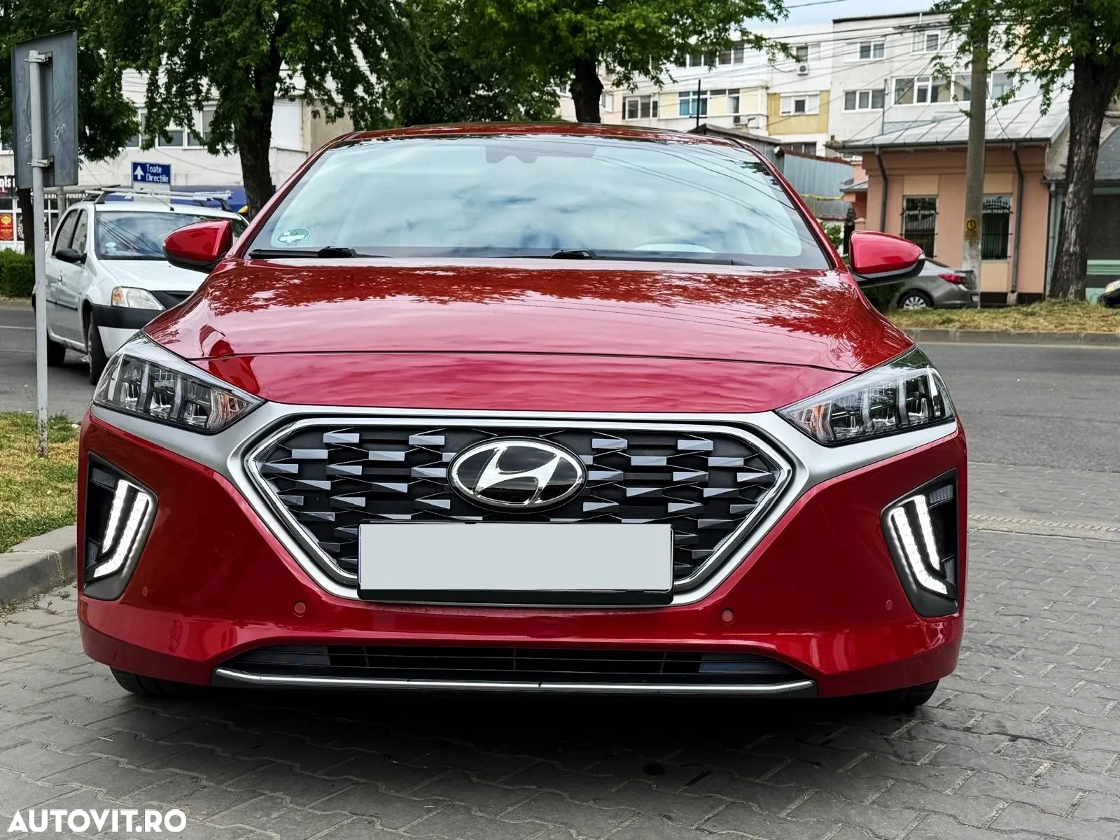 Hyundai IONIQ Plug-in-Hybrid 1.6 GDI Premium - 2