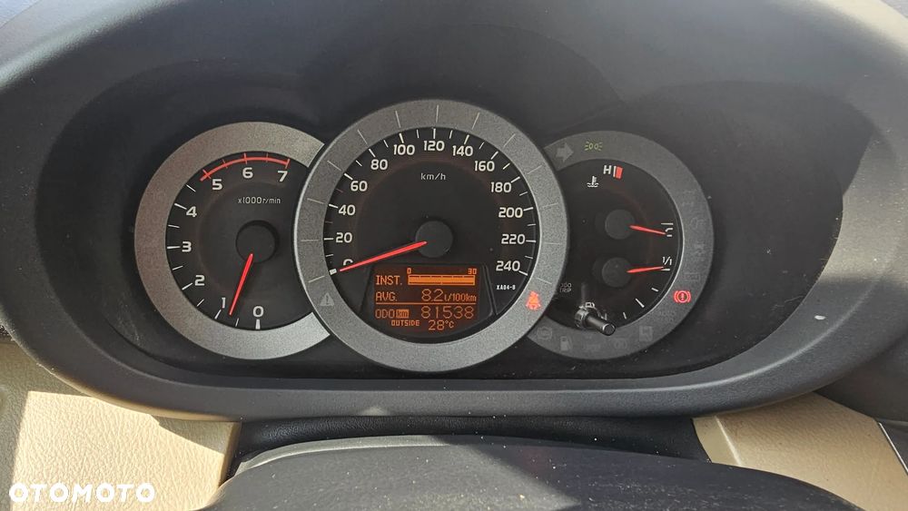 Toyota RAV4 - 12