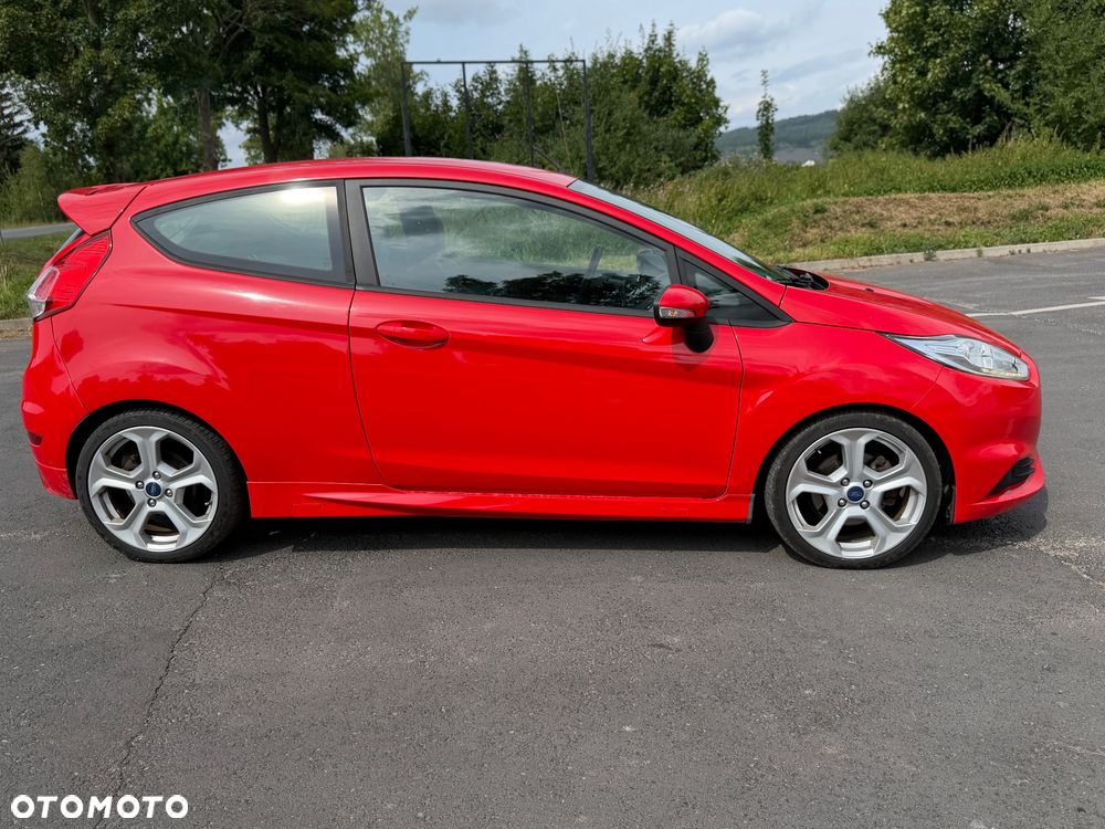 Ford Fiesta 1.6 EcoBoost ST - 9