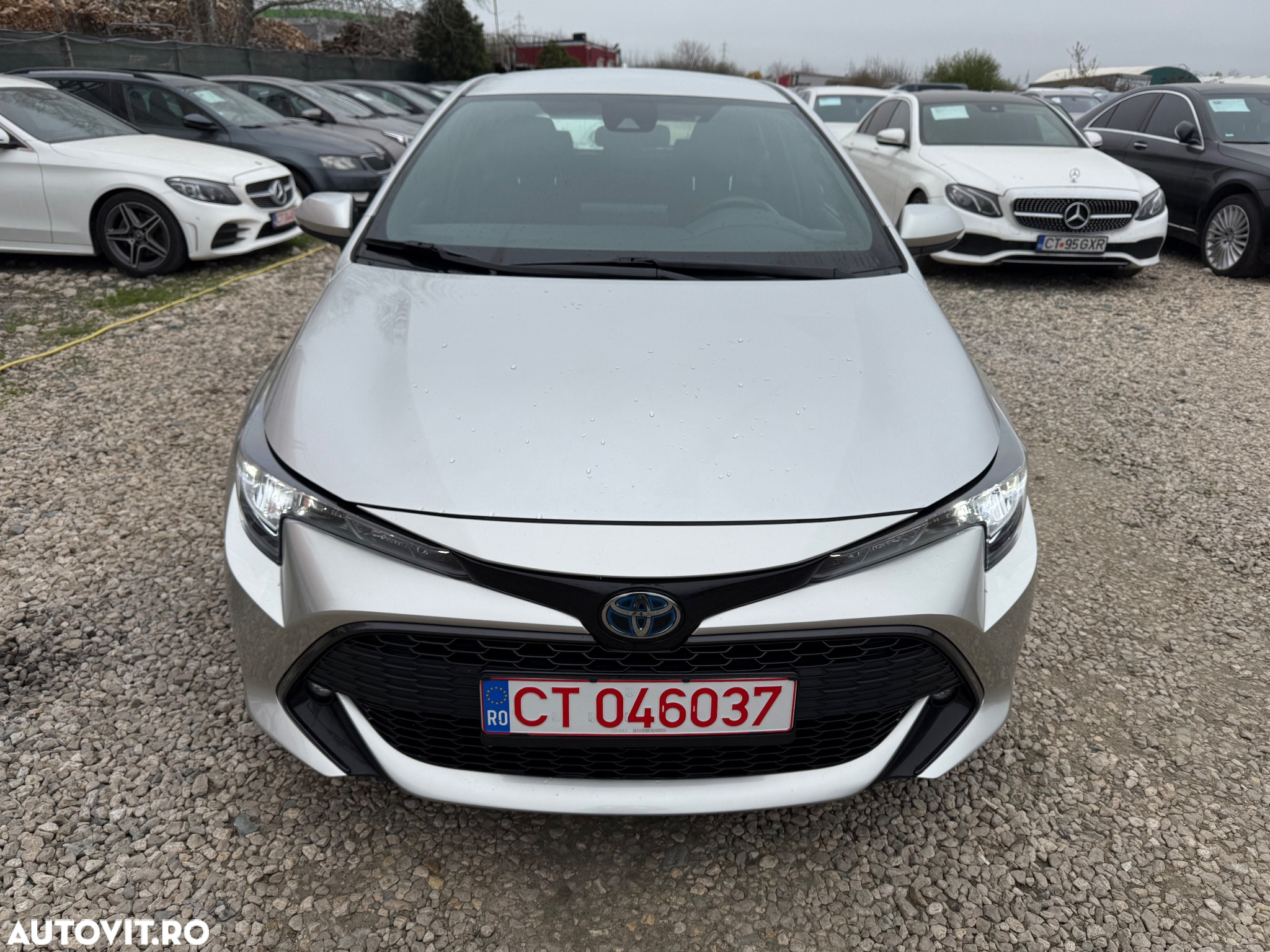 Toyota Corolla 2.0 Hybrid Lounge - 9