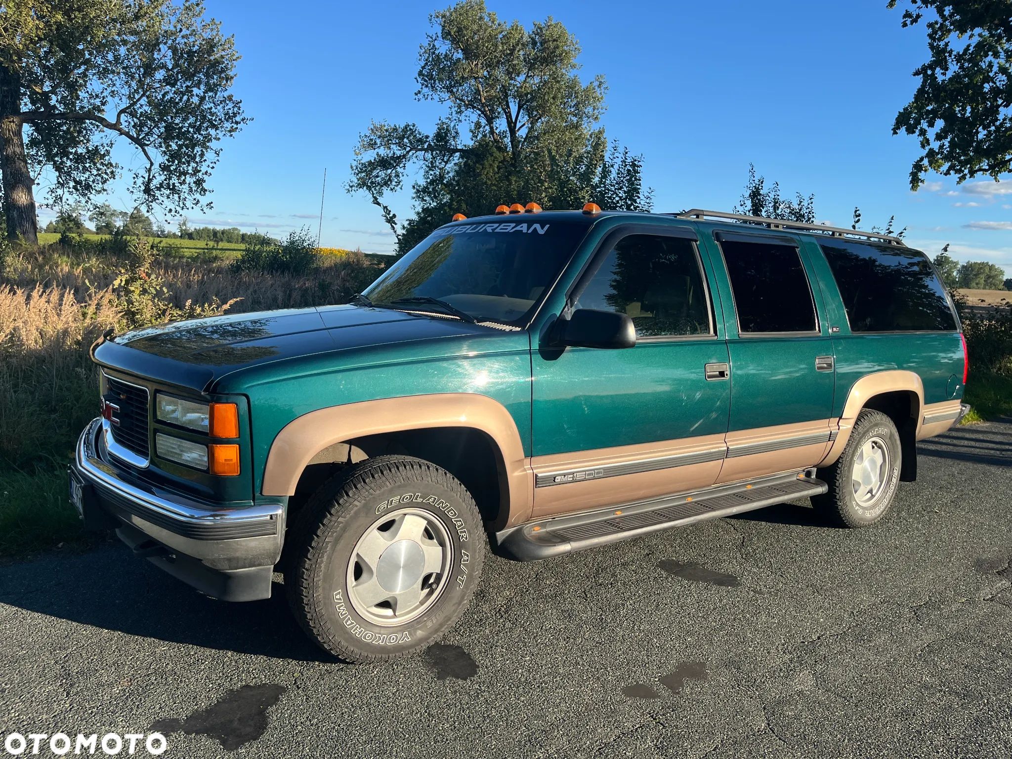 Chevrolet Suburban - 1