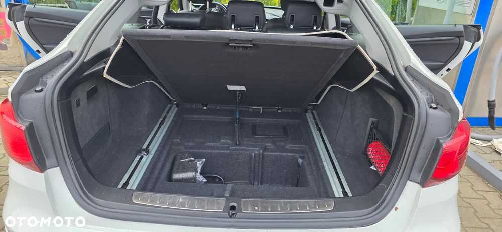 BMW 3GT 320i GPF - 17