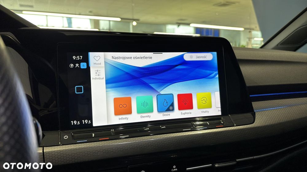 Volkswagen Golf - 27