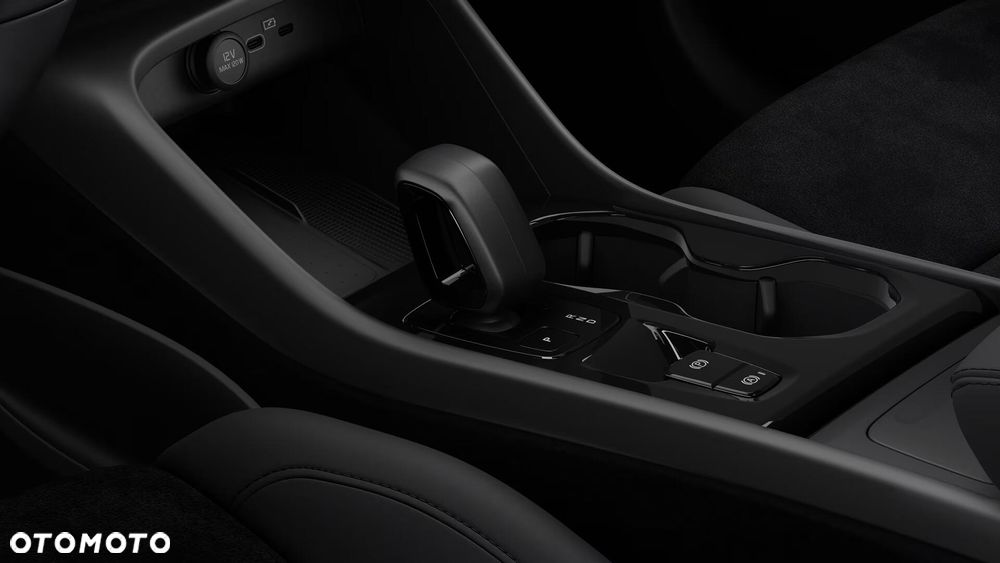 Volvo XC 40 B3 Plus Dark - 11