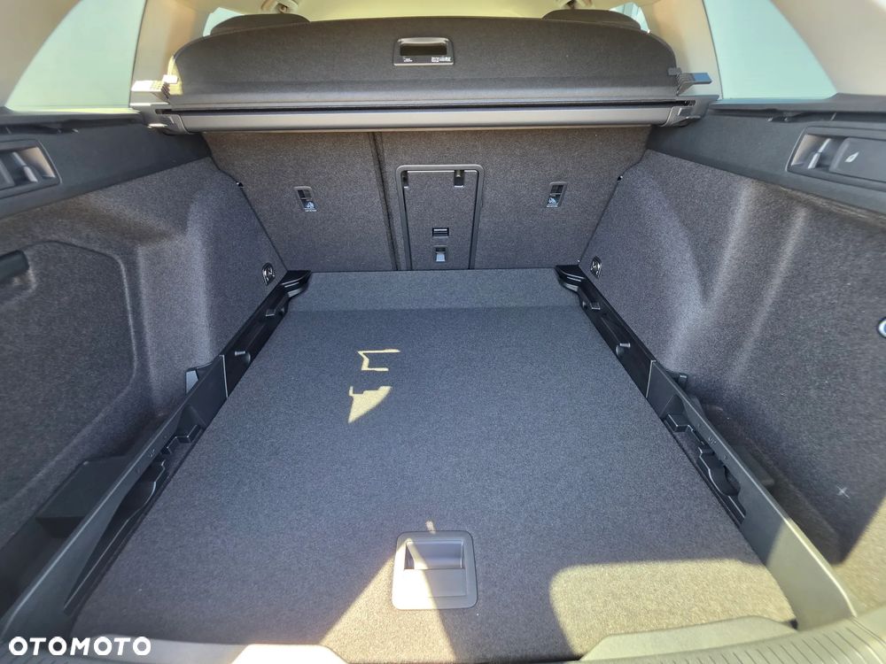 Volkswagen Golf 1.5 eTSI mHEV Life Plus DSG - 24