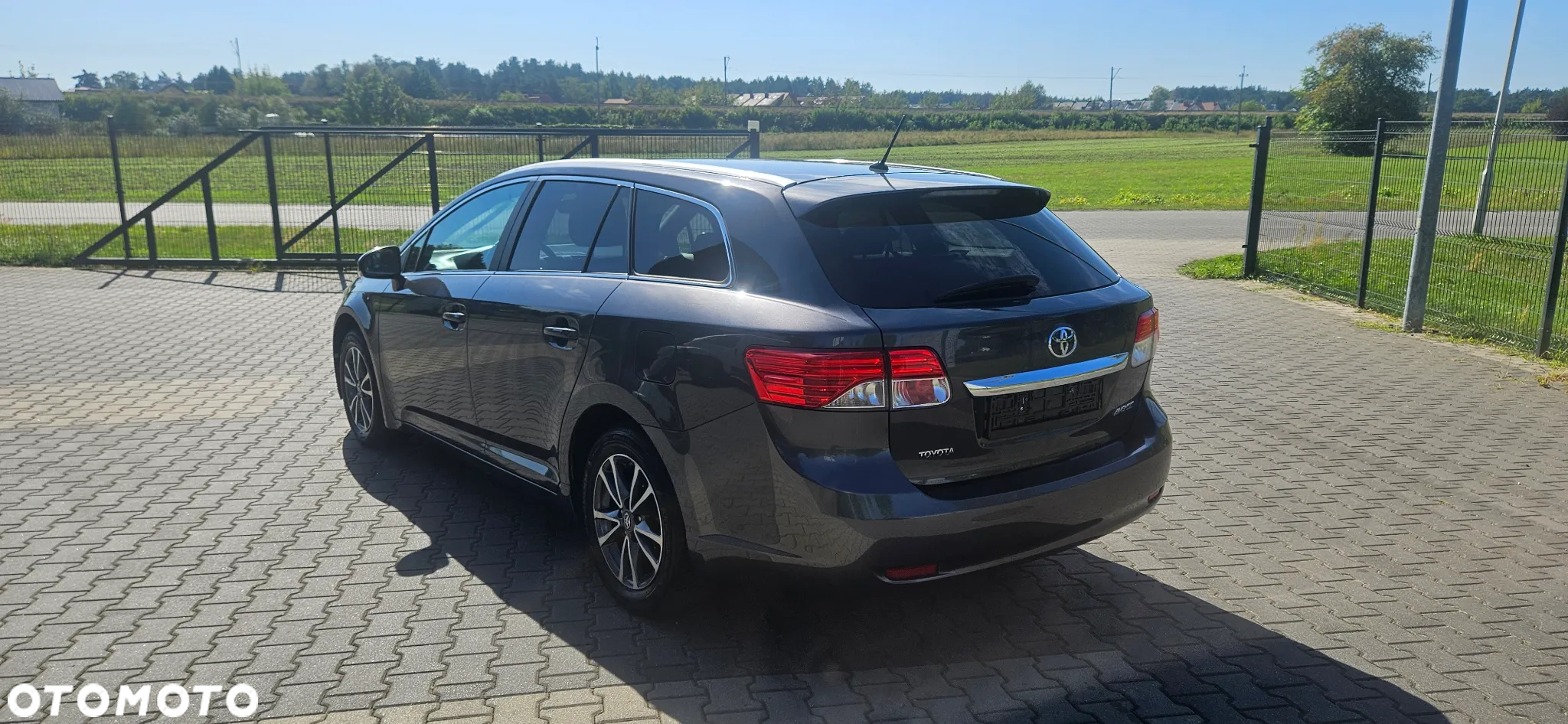 Toyota Avensis Combi 1.8 Edition - 4