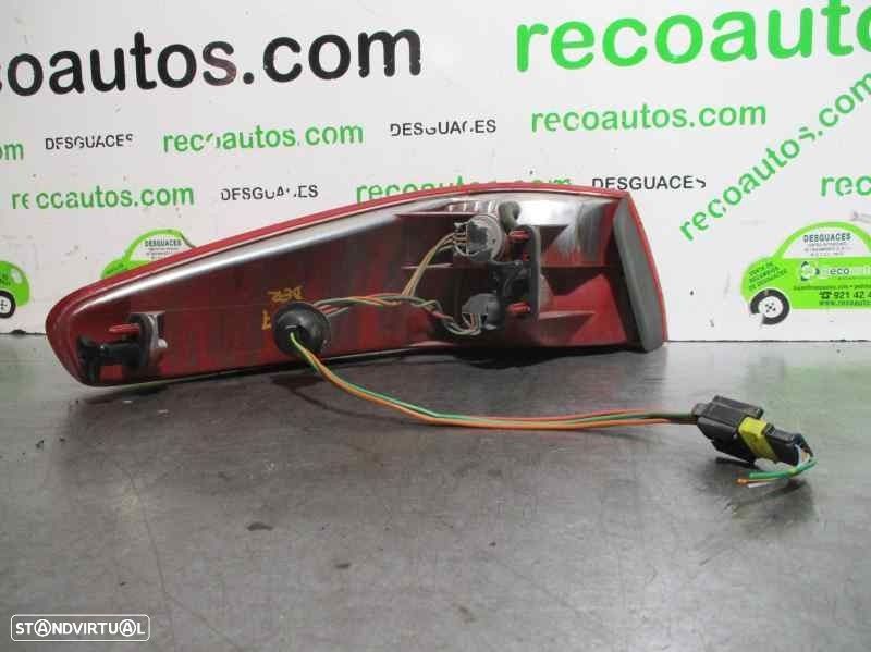 FAROLIM TRASEIRO DIREITO PEUGEOT 607 2002 -6351N1 - 1