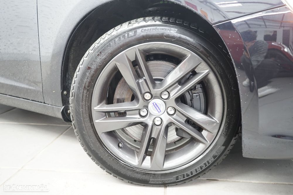 Volvo V60 2.4 D6 Summum AWD Phev - 10