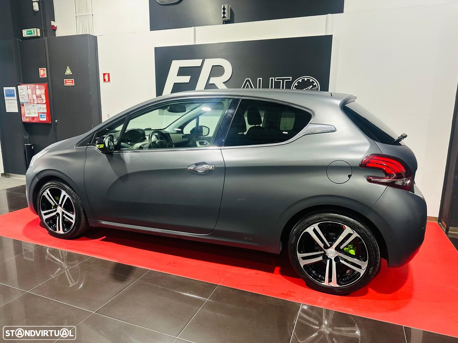 Peugeot 208 1.2 PureTech Active - 12