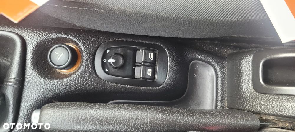 Peugeot 206 75 JBL - 18