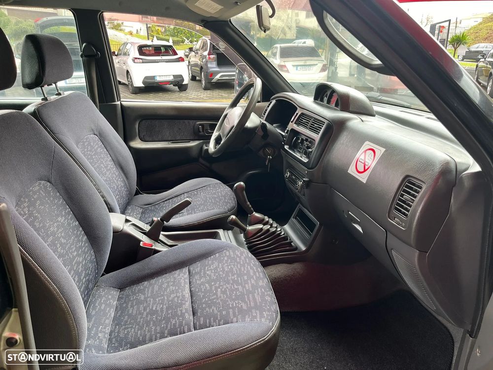 Mitsubishi L200 - 15