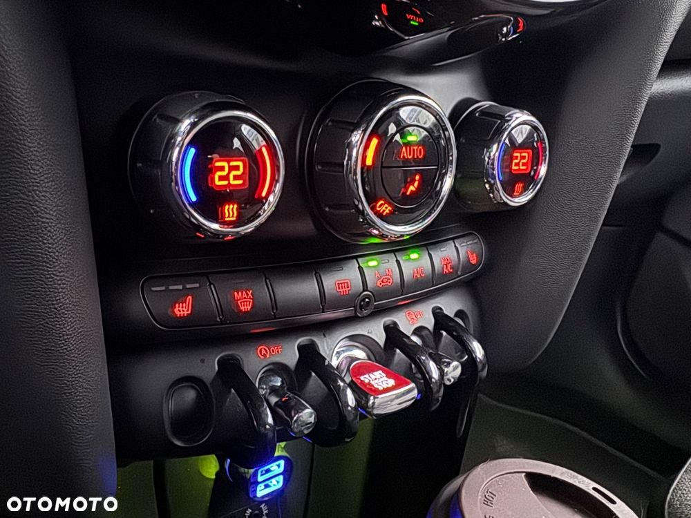 MINI Cooper Standard - 25