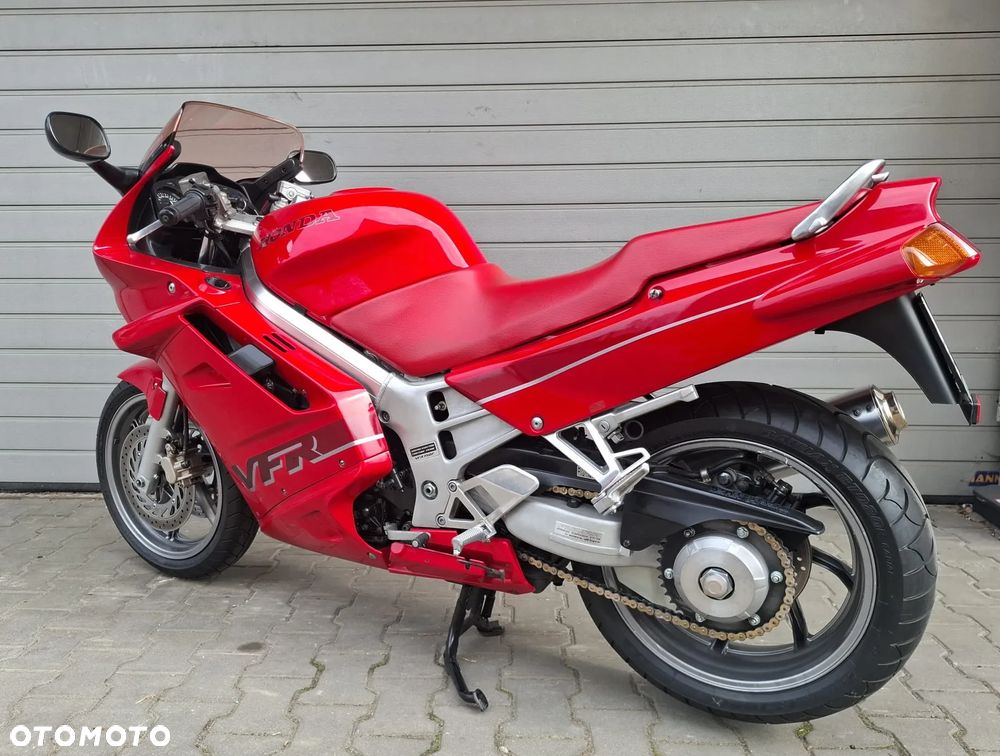 Honda VFR - 2