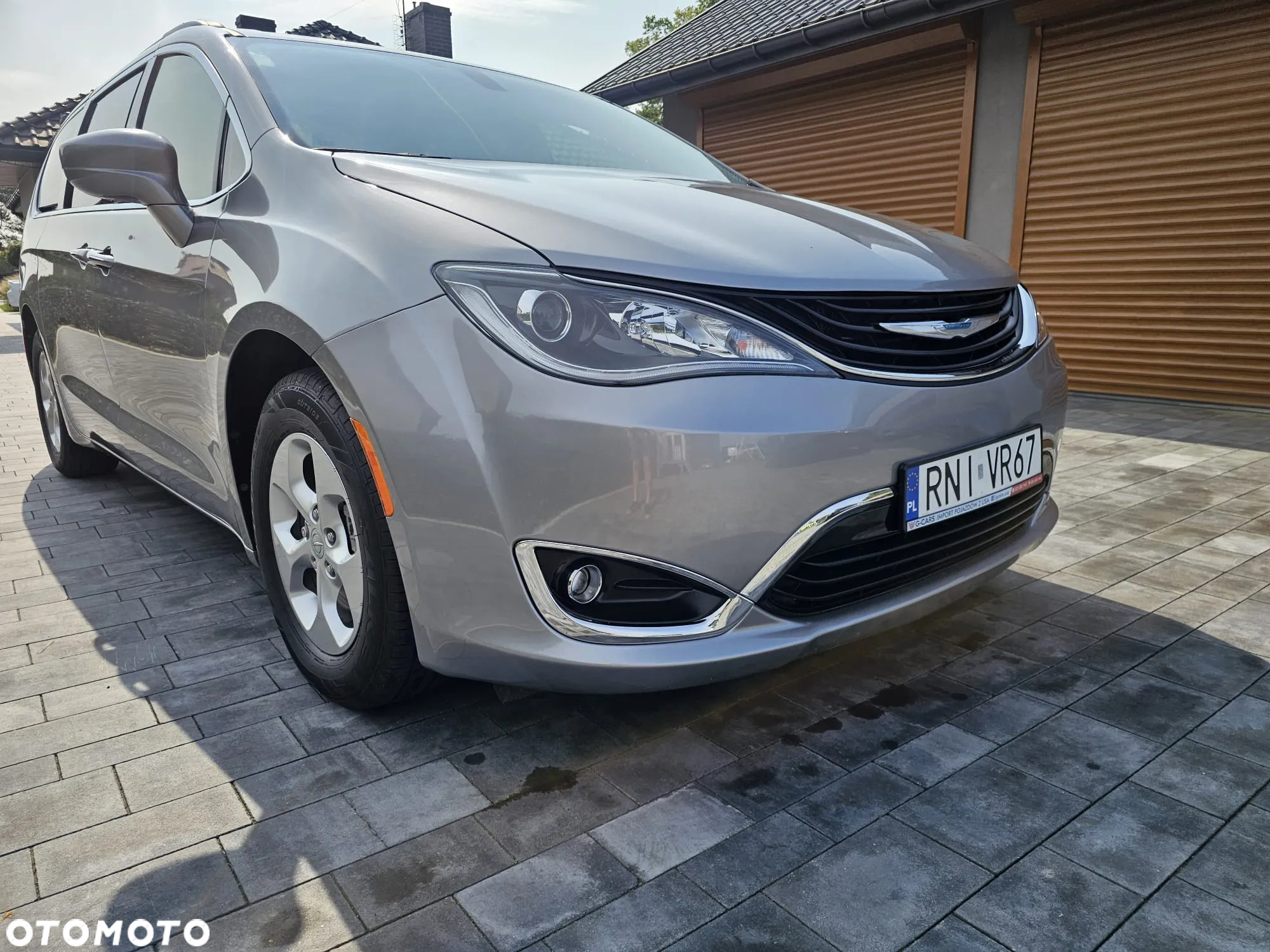 Chrysler Pacifica - 10