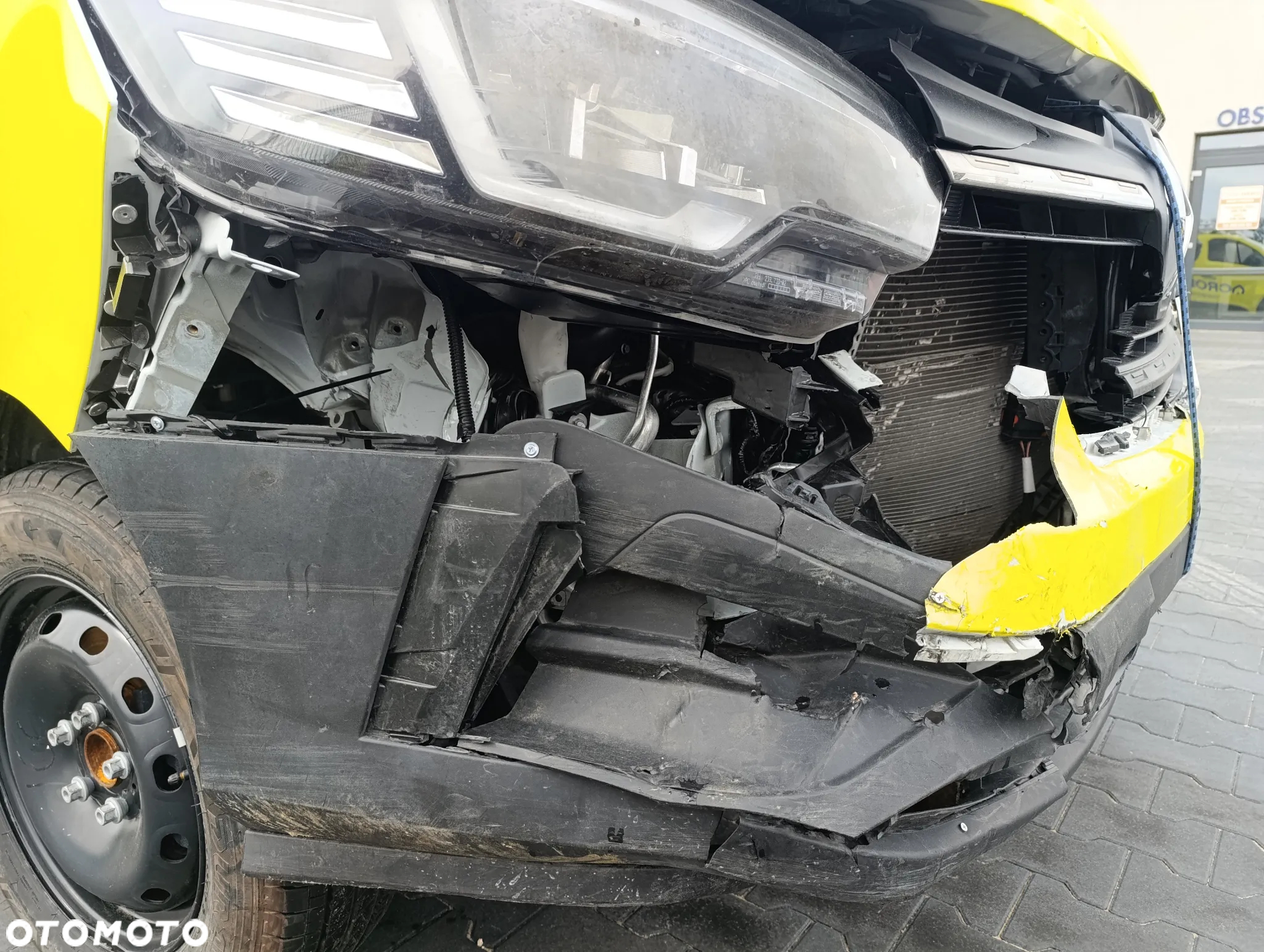 Renault TRAFIC III - 15