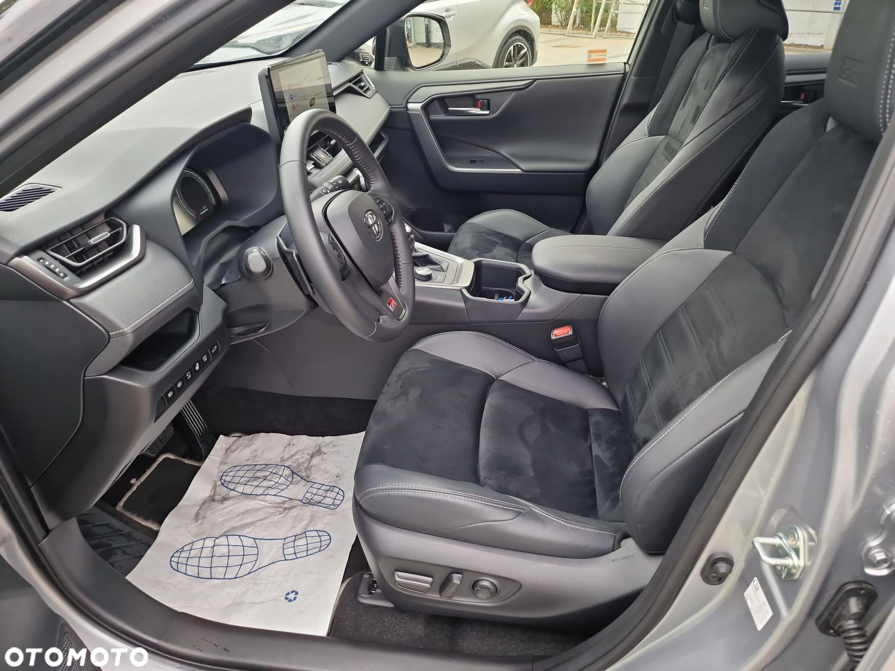 Toyota RAV4 - 8
