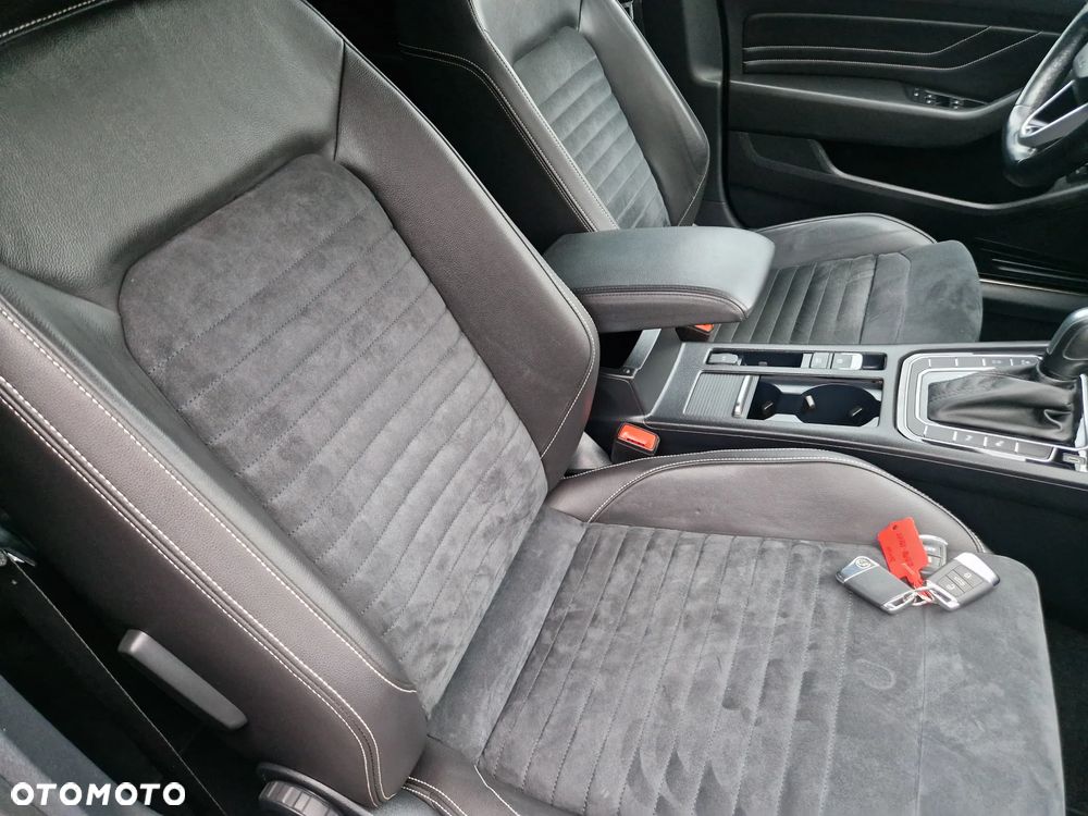 Volkswagen Passat Variant 2.0 TDI SCR DSG BlueMotion Highline - 22