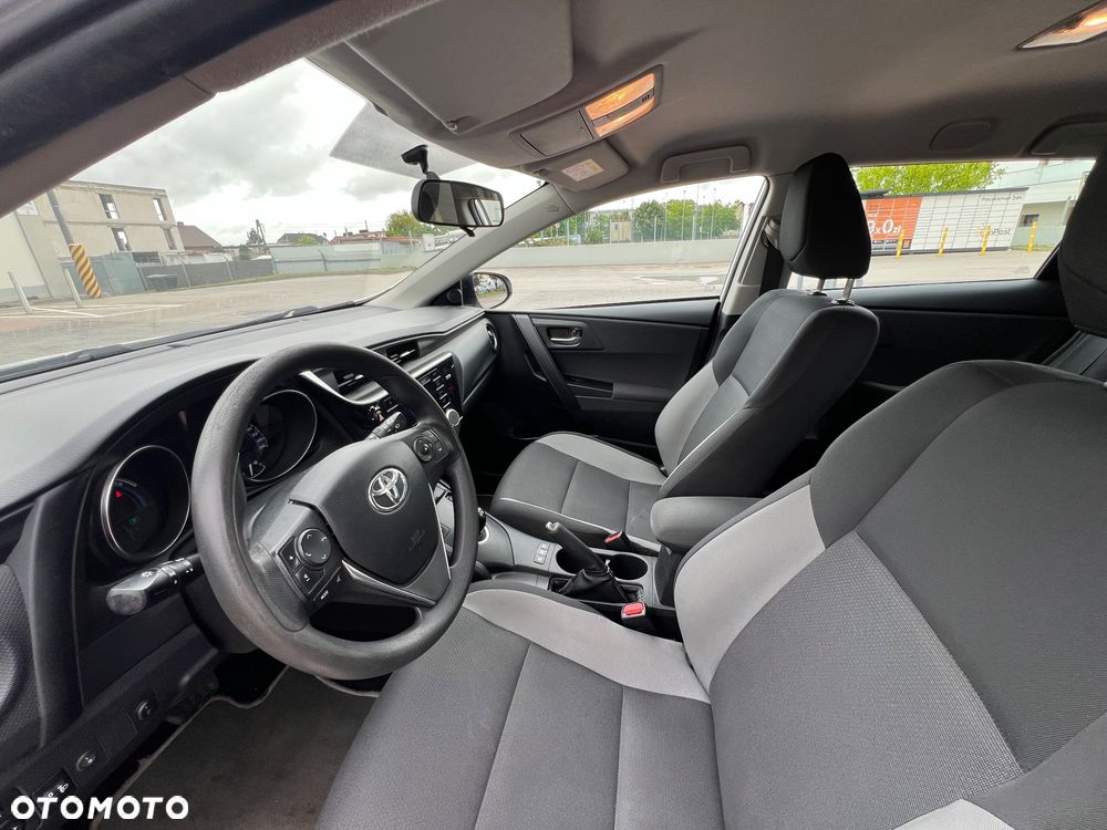 Toyota Auris Hybrid 135 Comfort - 26