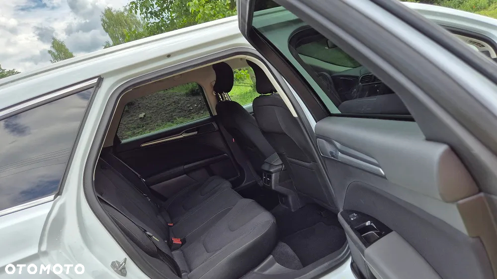 Ford Mondeo 2.0 TDCi Titanium PowerShift - 11
