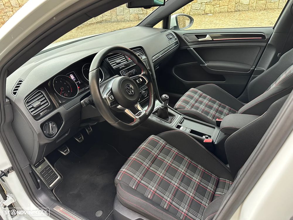 VW Golf 2.0 TSi GTi - 9