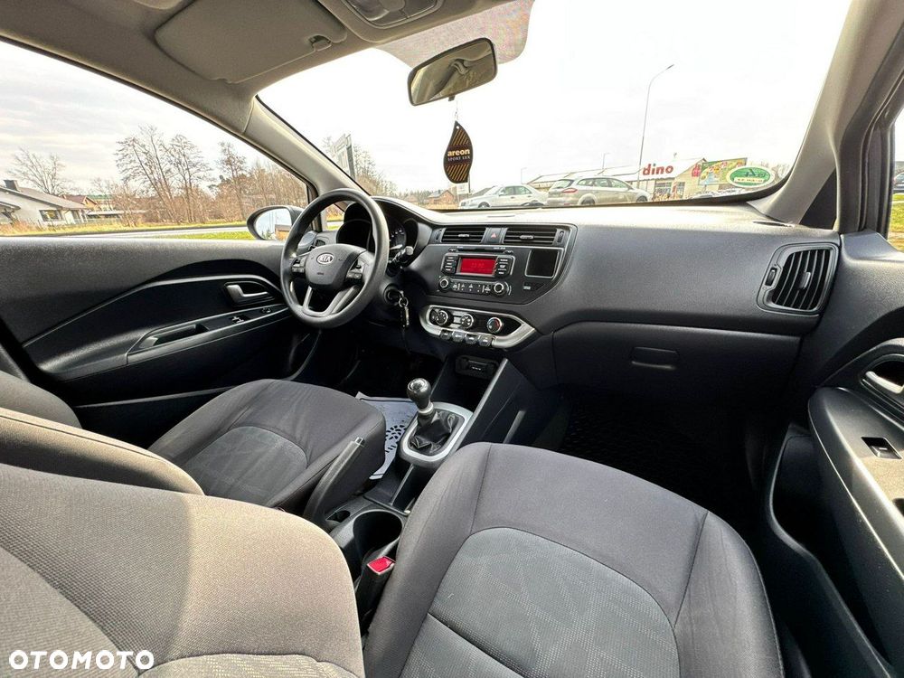 Kia Rio 1.2 Attract - 23