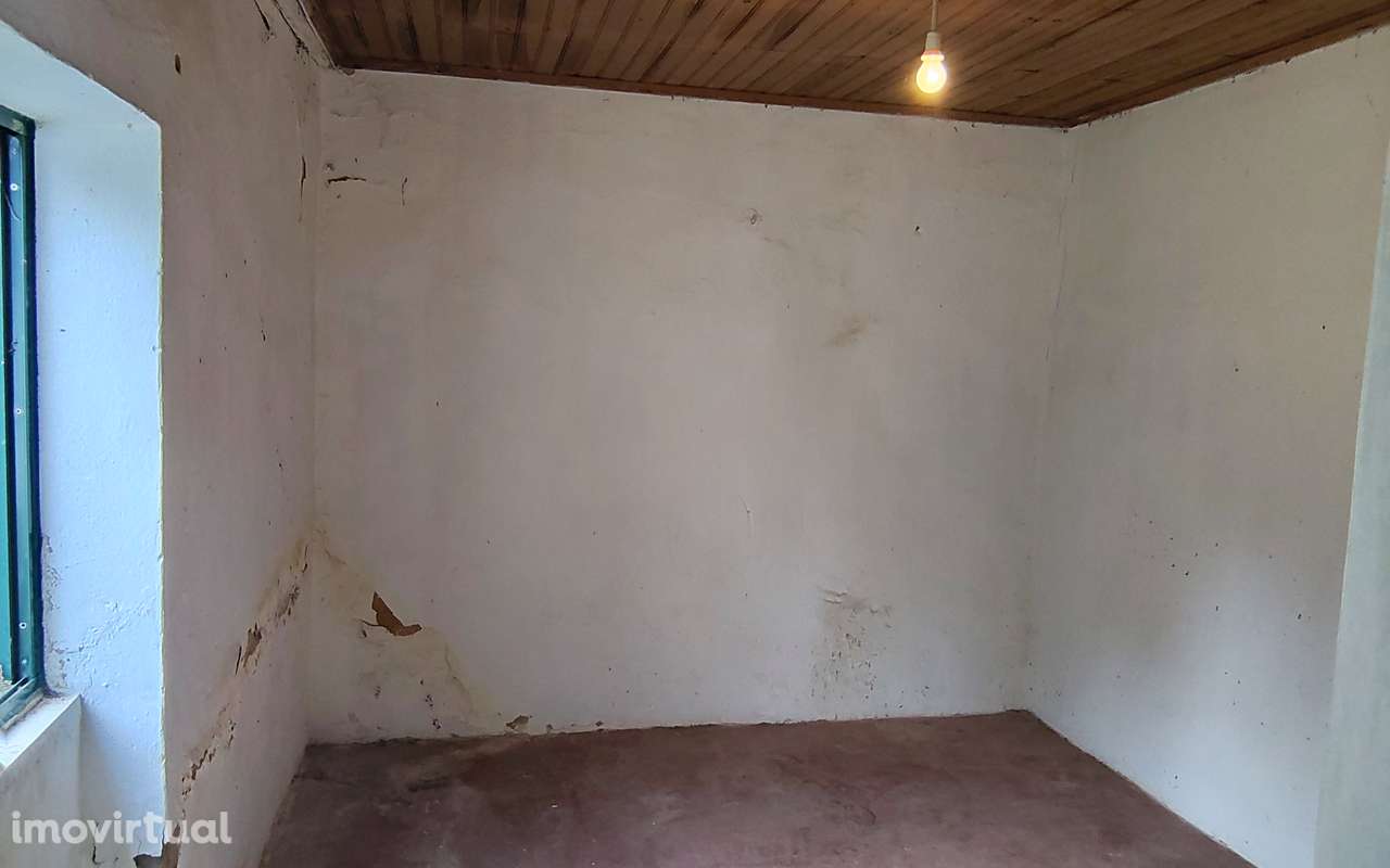 Moradia T4 isolada com garagem e terraço em Santarém - Grande imagem: 2/7