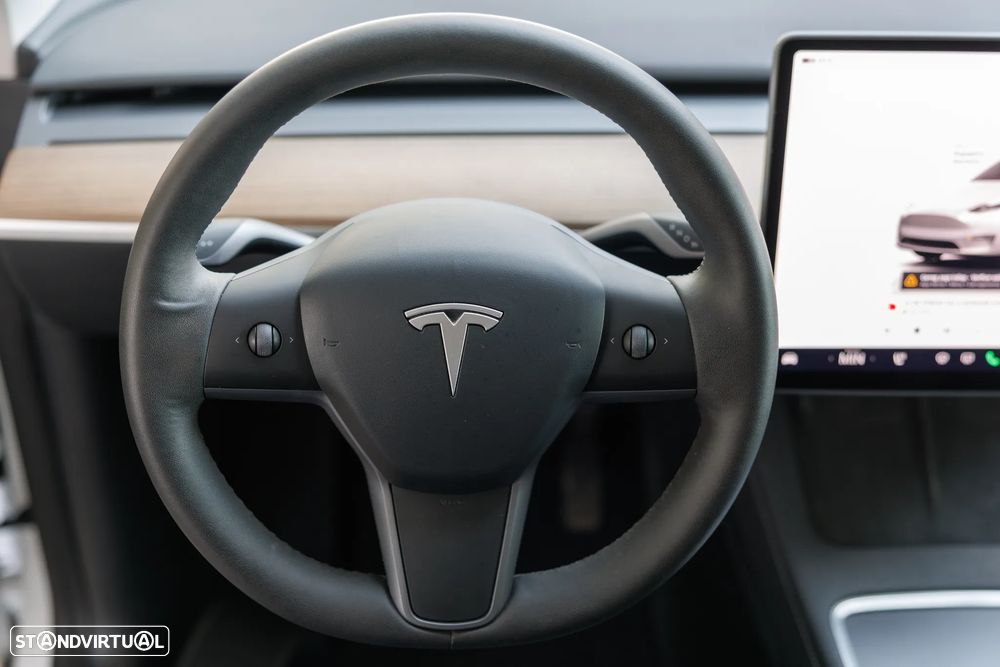Tesla Model Y Long Range Dual Motor AWD - 14