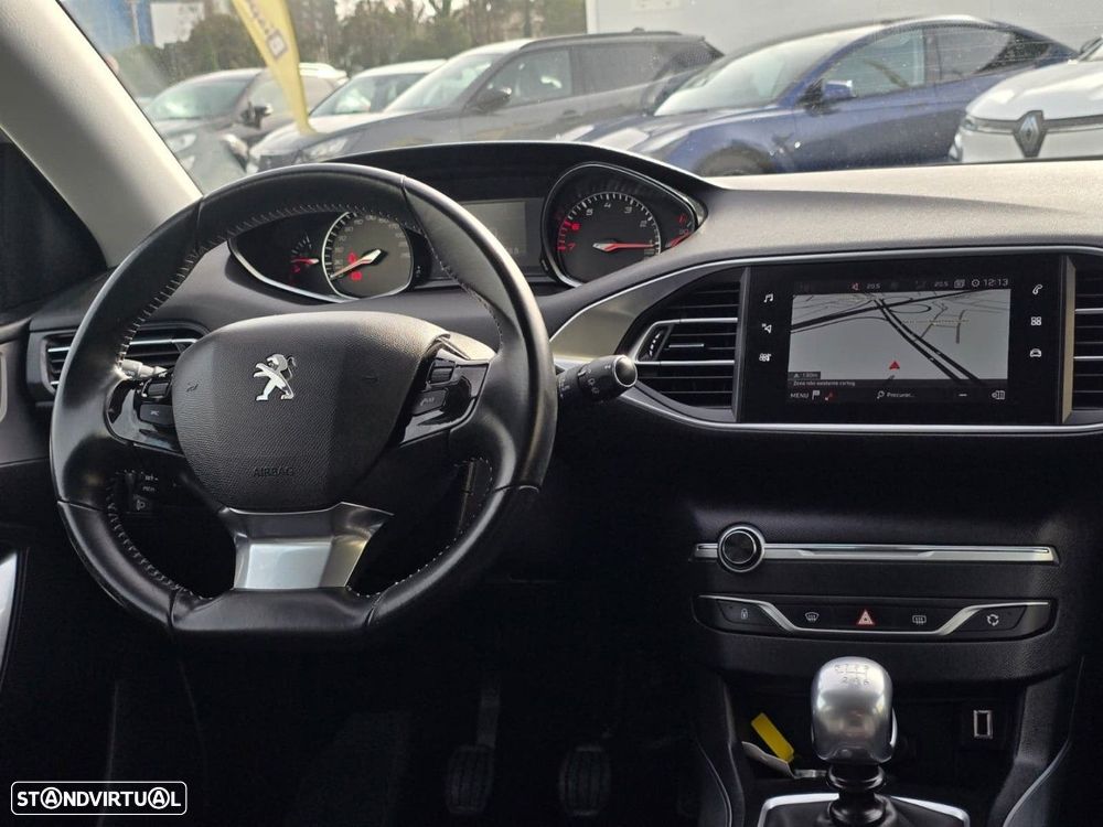 Peugeot 308 1.2 PureTech Style - 18