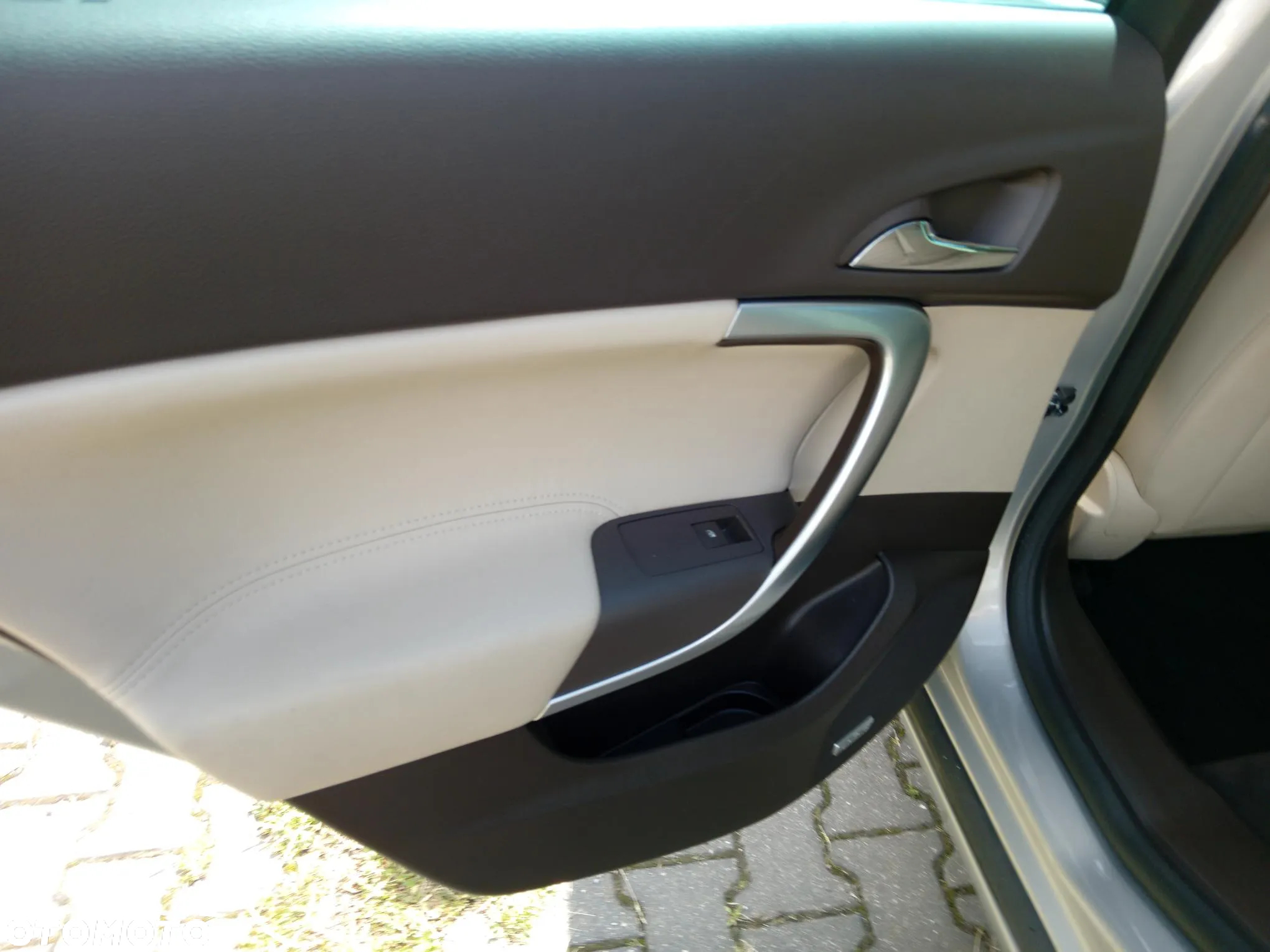 Opel Insignia 2.0 ECOTEC DI Turbo 4x4 Sports Tourer Edition - 17