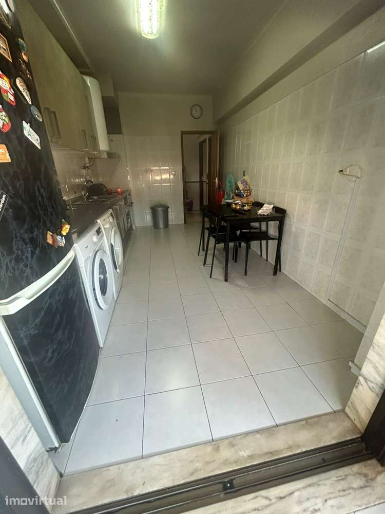 Apartamento T3 com varanda e garagem em Cacém - Grande imagem: 2/26