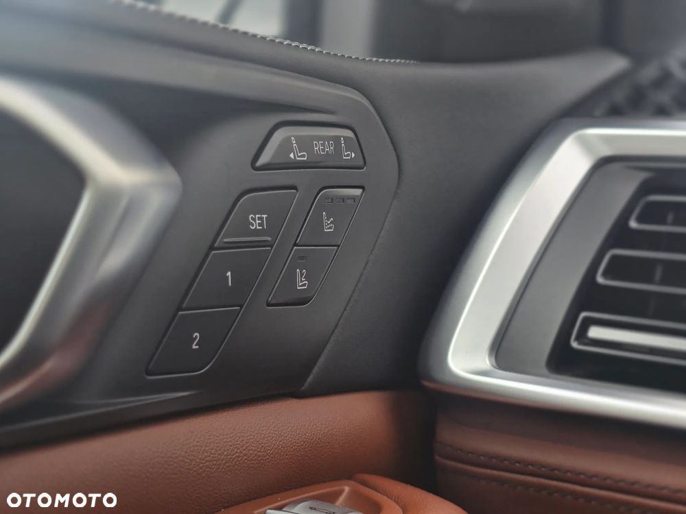 BMW X7 M60i xDrive mHEV sport - 26