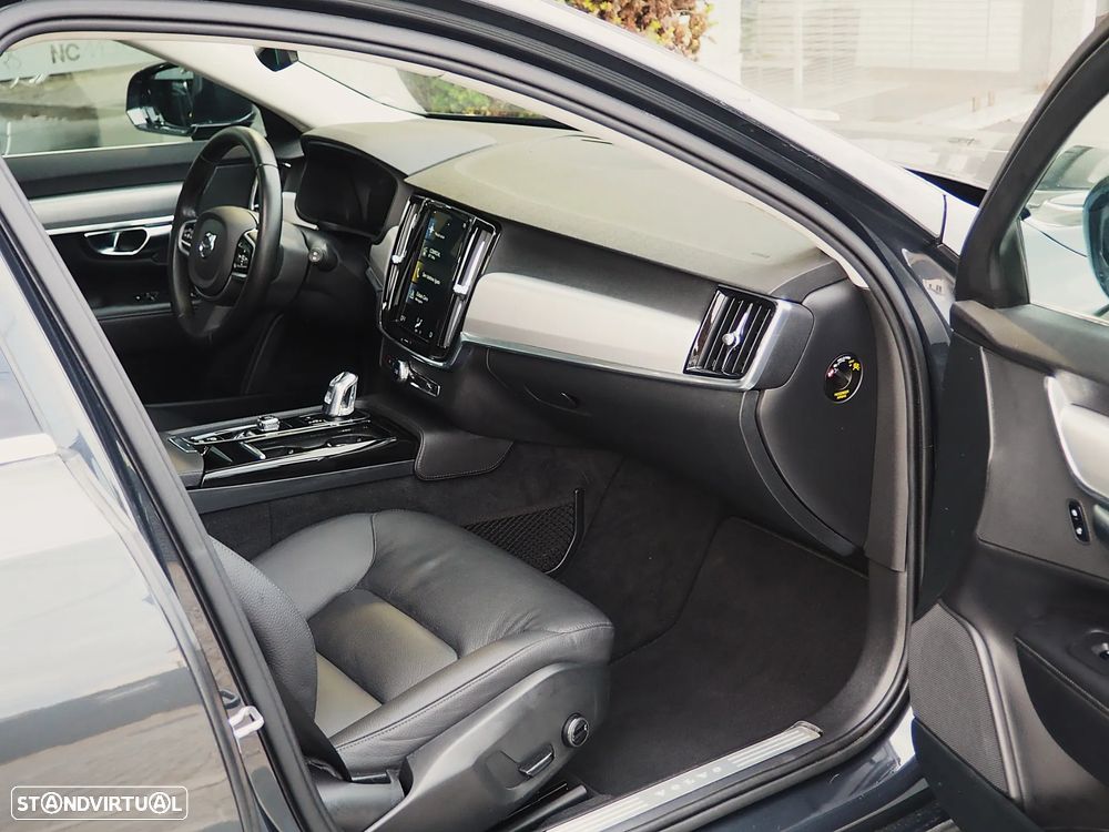 Volvo V90 2.0 T8 Momentum Plus AWD Geartronic - 15