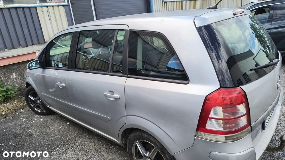 Opel Zafira 1.7 CDTI Essentia - 2