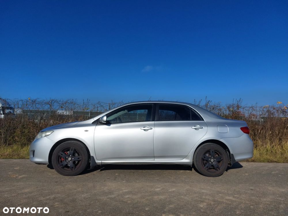 Toyota Corolla - 1