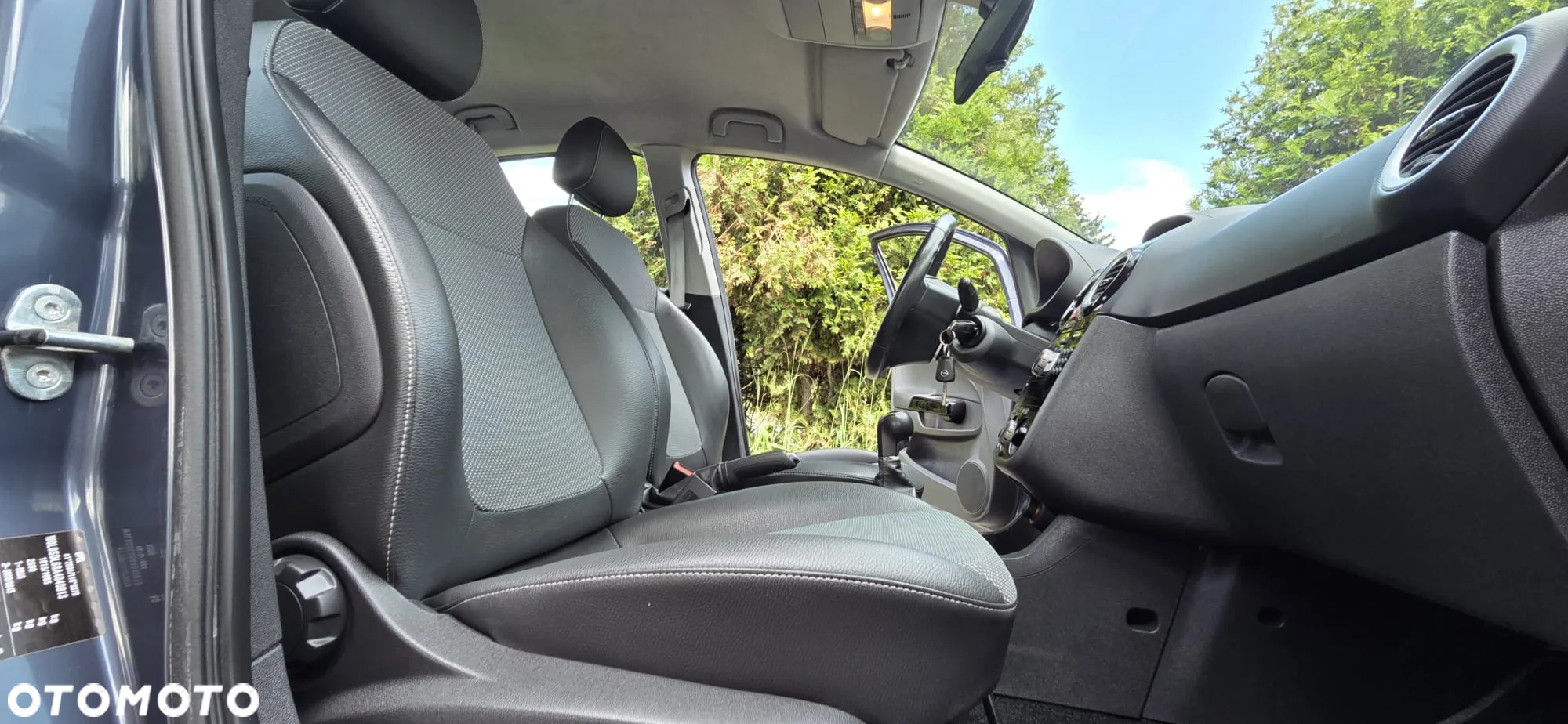 Opel Corsa 1.4 16V Cosmo - 37