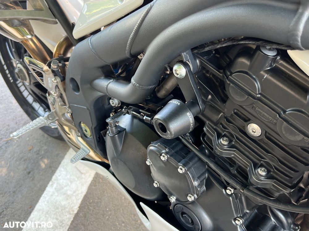 Triumph Speed Triple S - 9
