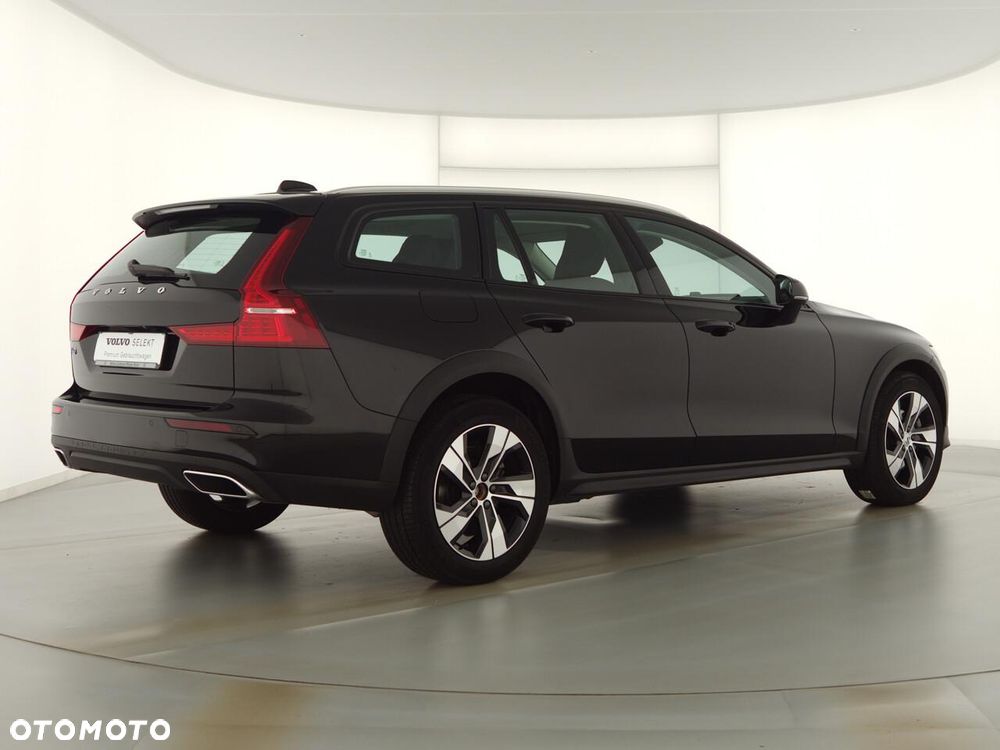Volvo V60 Cross Country B4 D AWD Geartronic Pro - 2