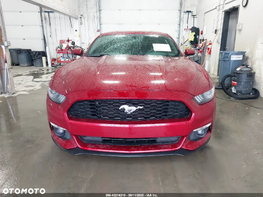 Ford Mustang - 2